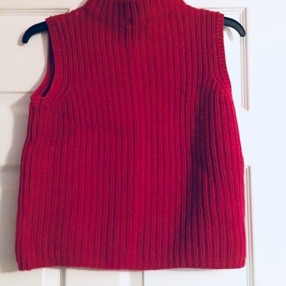 Crop Sleeveless Sweater